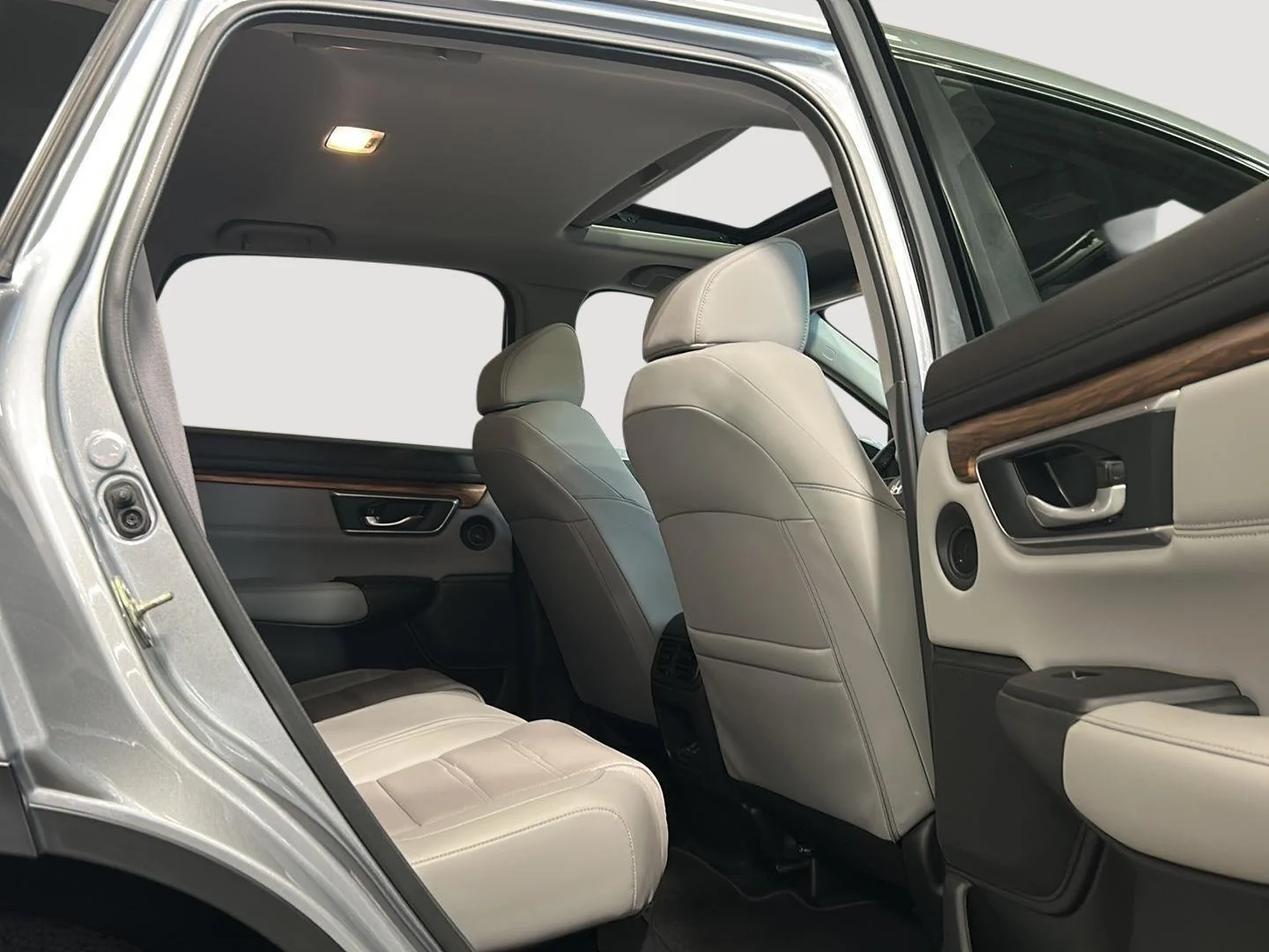 Used 2019 Lunar Silver Metallic Honda EX-L image 4