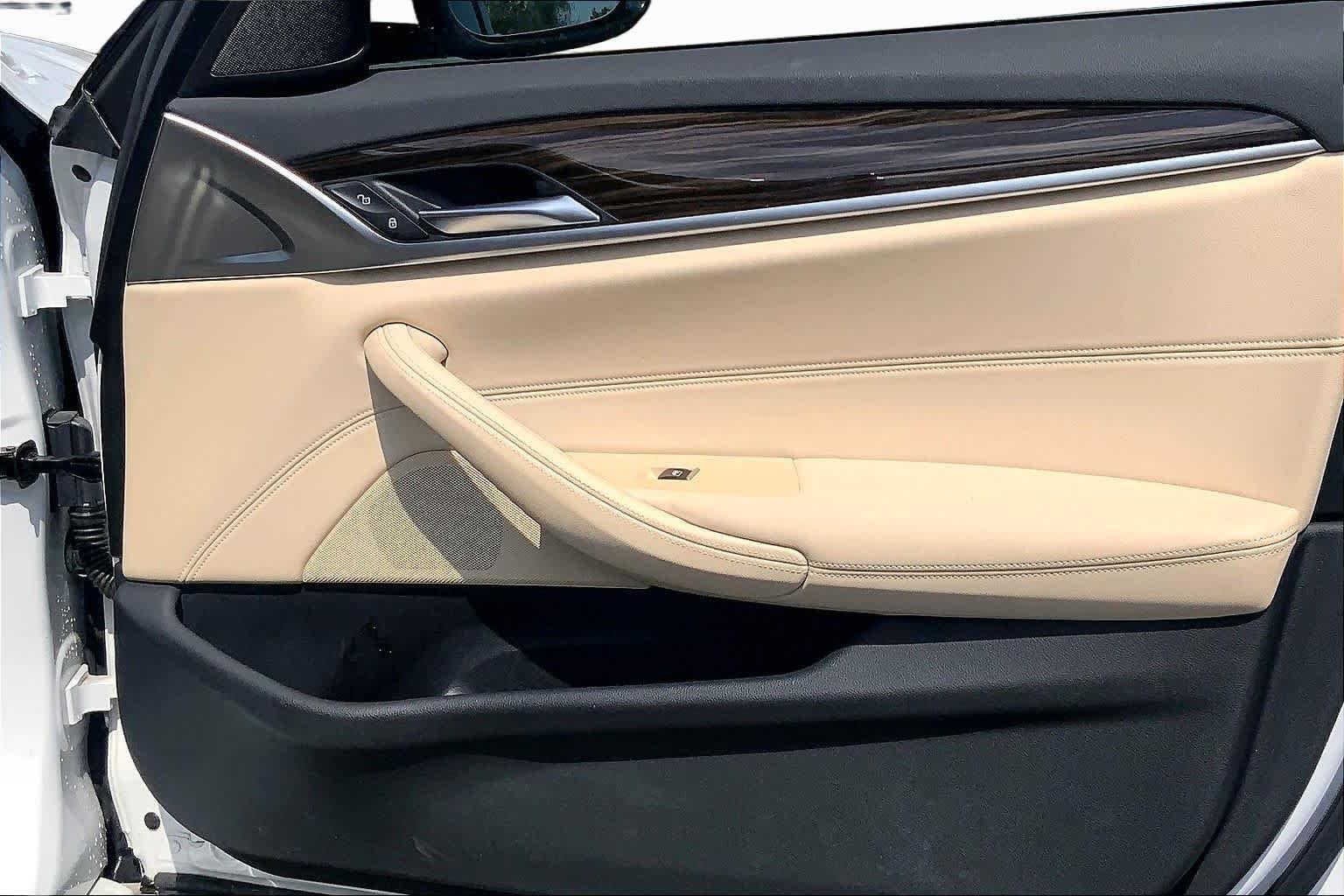 Used 2019 Mineral White Metallic BMW 530i image 22