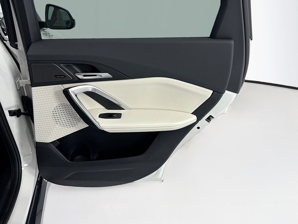 New 2026 Alpine White BMW xDrive28i image 25