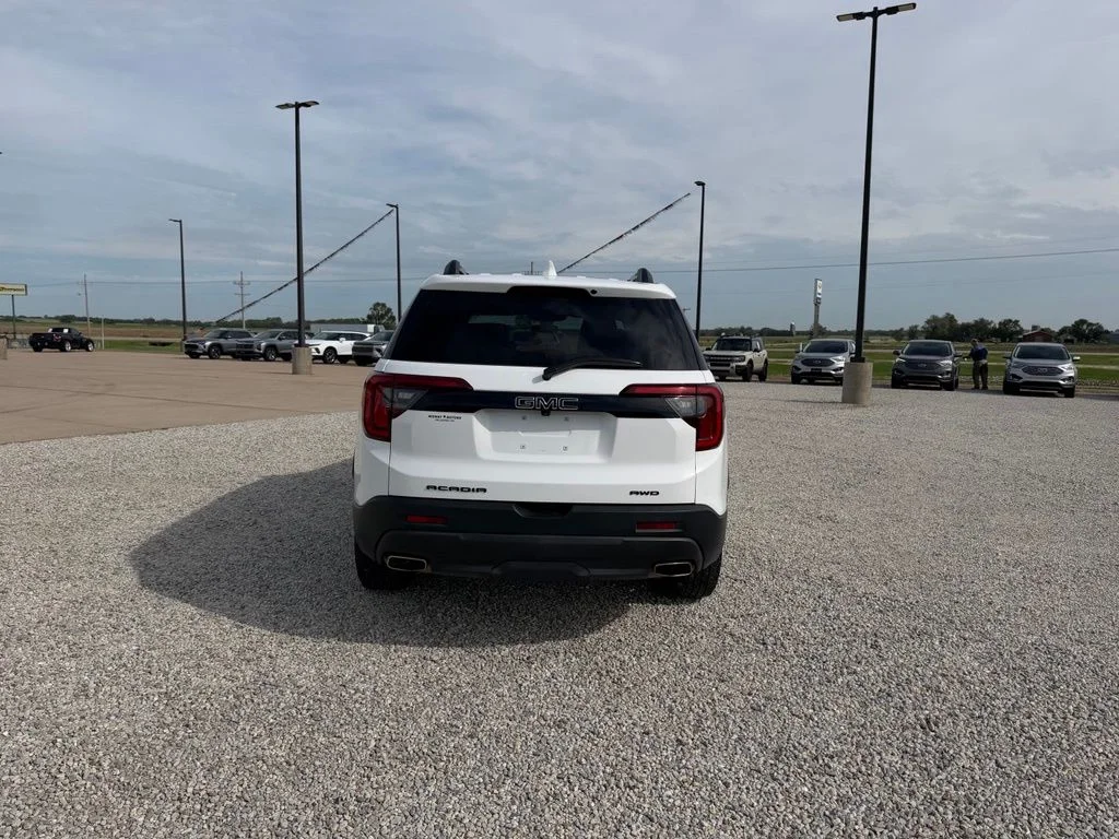 Used 2023 White GMC SLE image 4