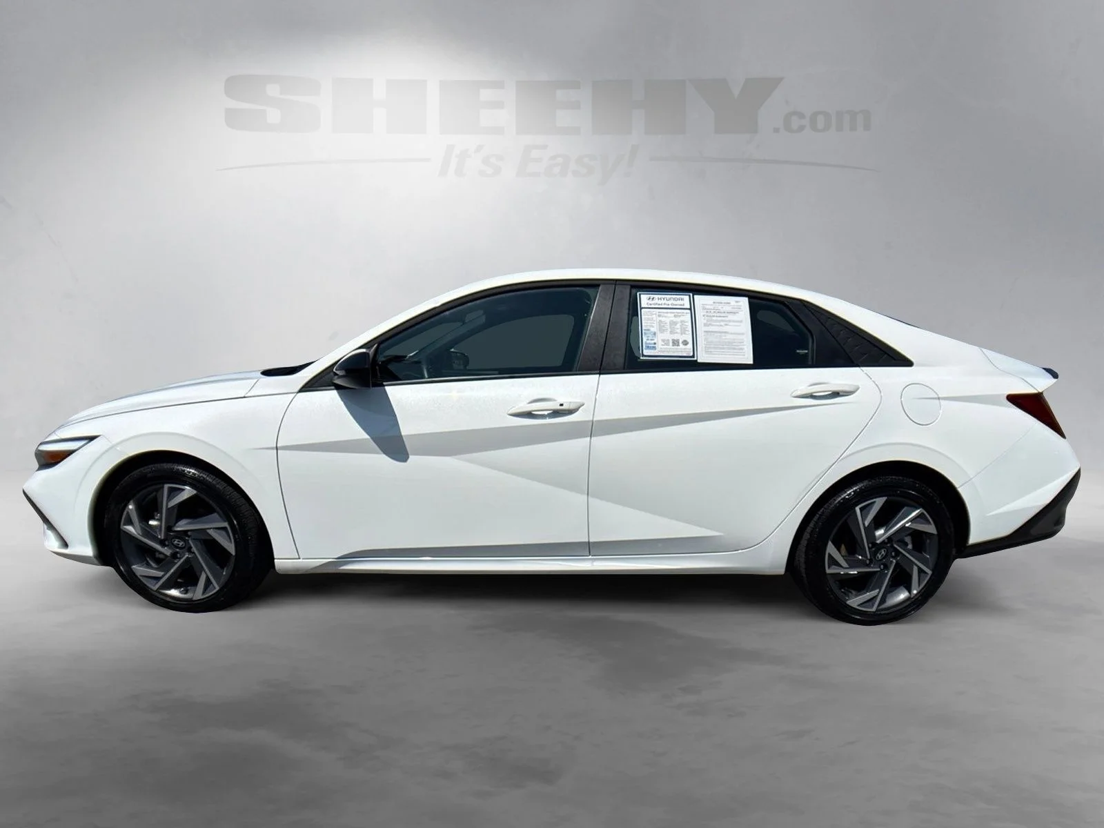 Used 2025 White Hyundai SEL Sport image 17