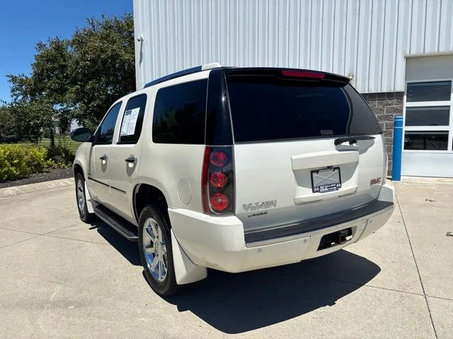 Used 2014 White Diamond Tricoat GMC Denali image 9