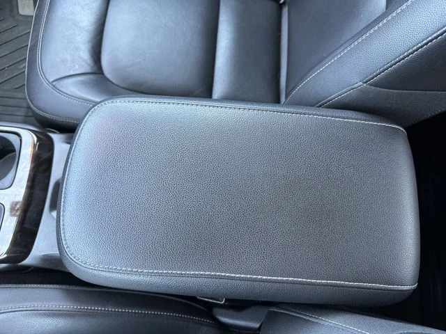 Used 2020 Black GMC SLT image 24