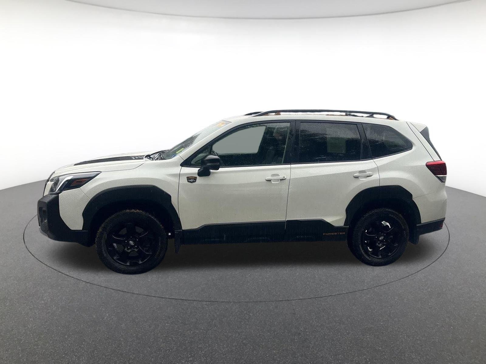 Used 2024 Crystal White Pearl Subaru Wilderness image 4