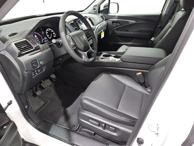 New 2026 Platinum White Pearl Honda RTL image 11