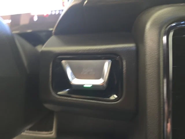 Used 2025 Summit White GMC AT4 image 36