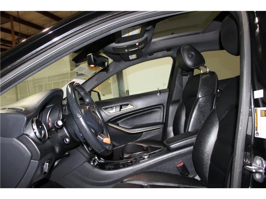 Used 2019 Black Mercedes-Benz GLA 250 image 10