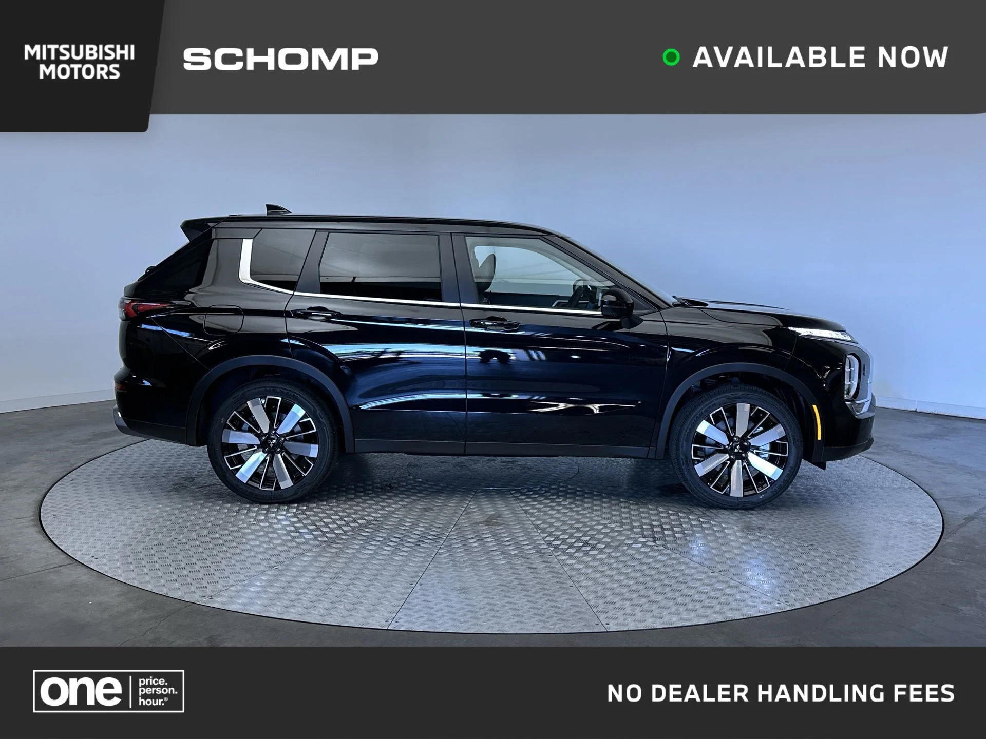 New 2026 Labrador Black Pearl Mitsubishi SE image 1