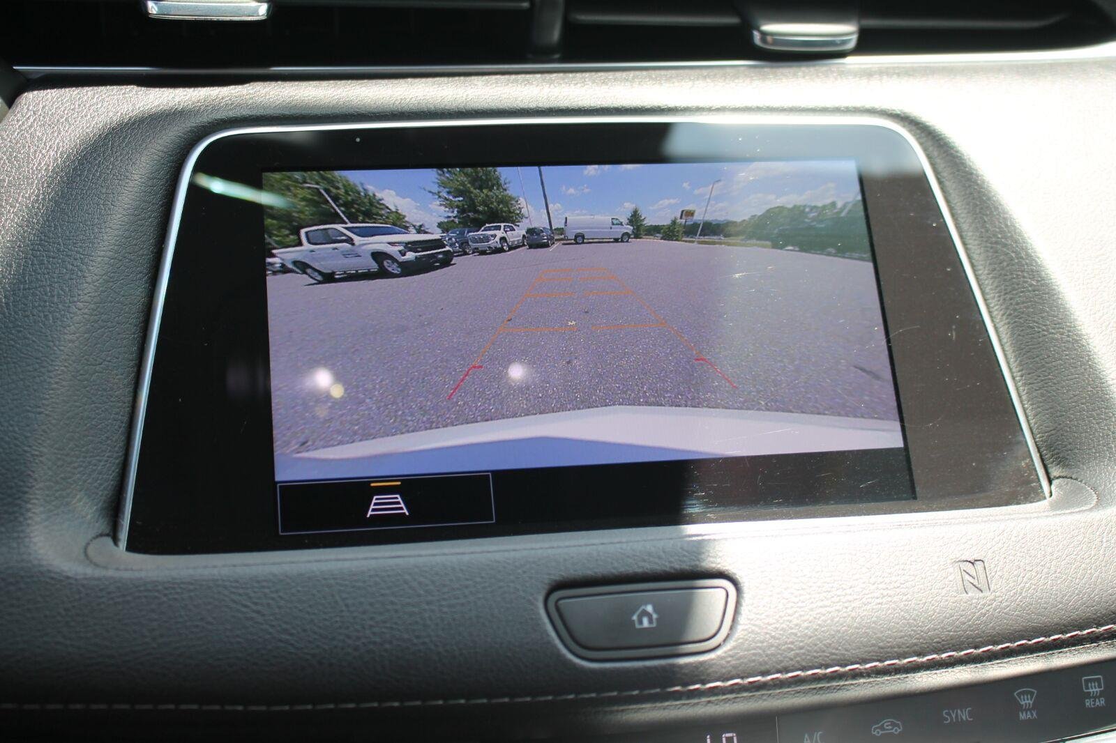 Used 2021 CRYSTAL WHITE TRICOAT Cadillac AWD Premium Luxury image 22
