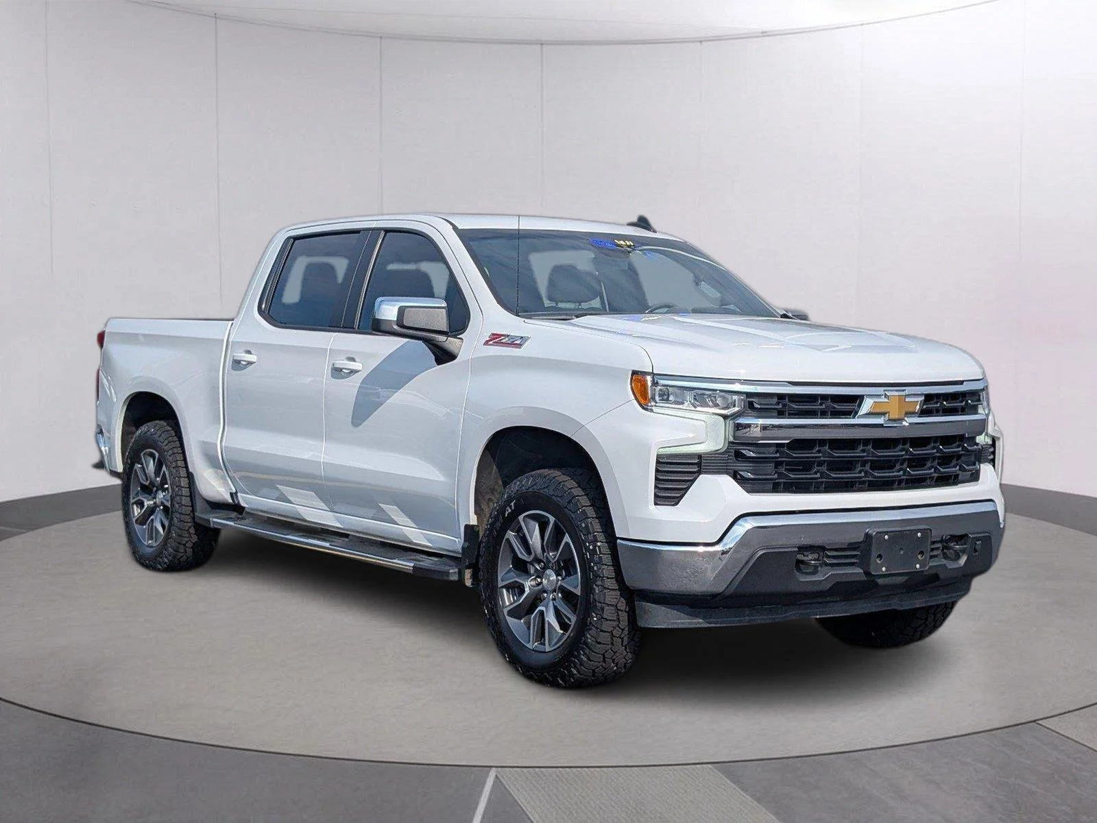 Used 2023 SUMMIT WHITE Chevrolet LT image 8