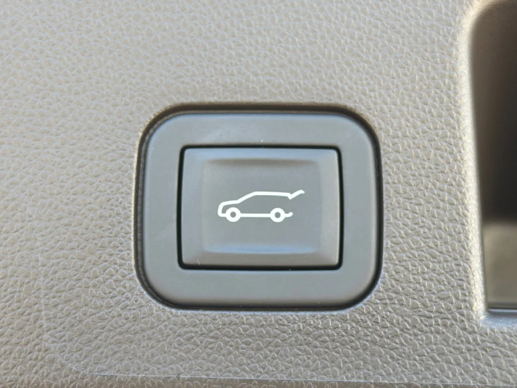 Used 2026 Silver GMC Denali image 19