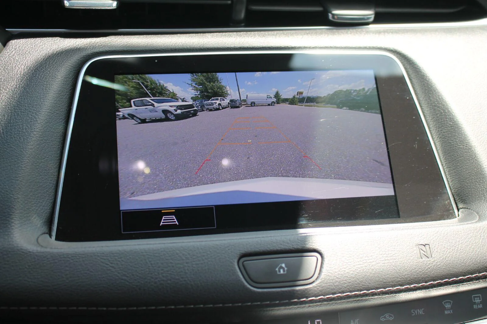 Used 2021 CRYSTAL WHITE TRICOAT Cadillac AWD Premium Luxury image 22