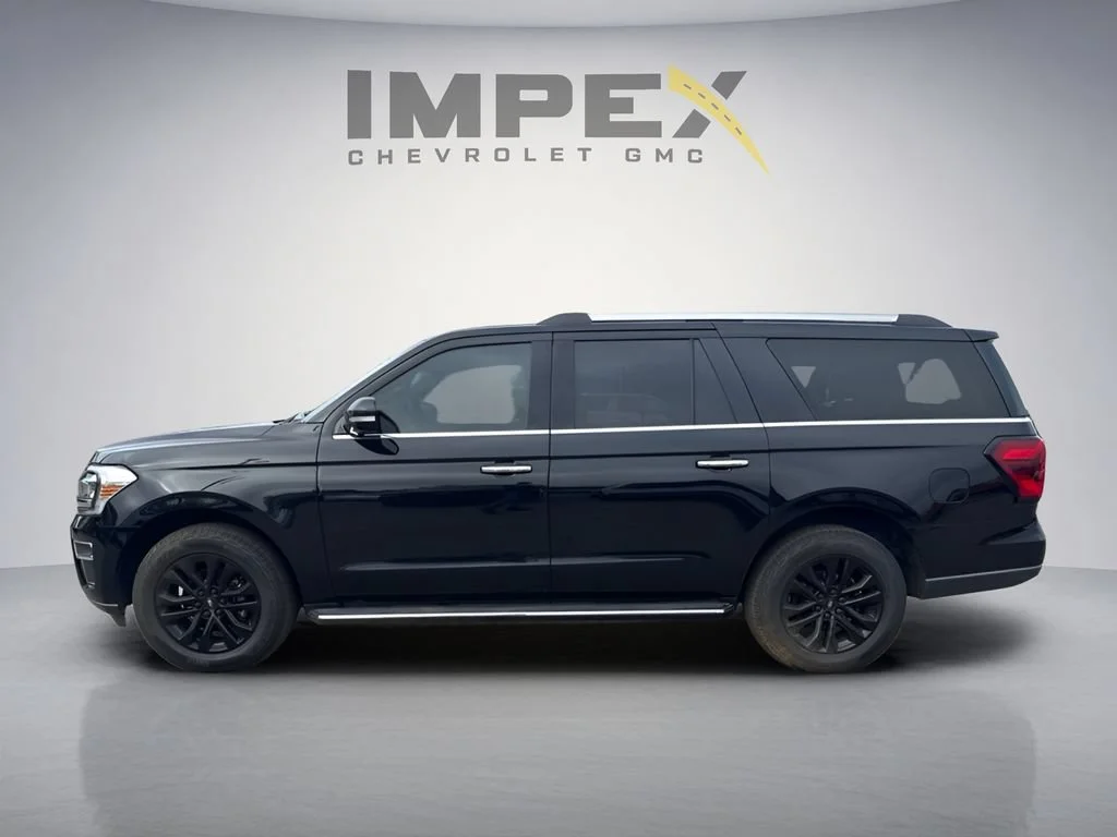 Used 2022  Ford Limited image 2