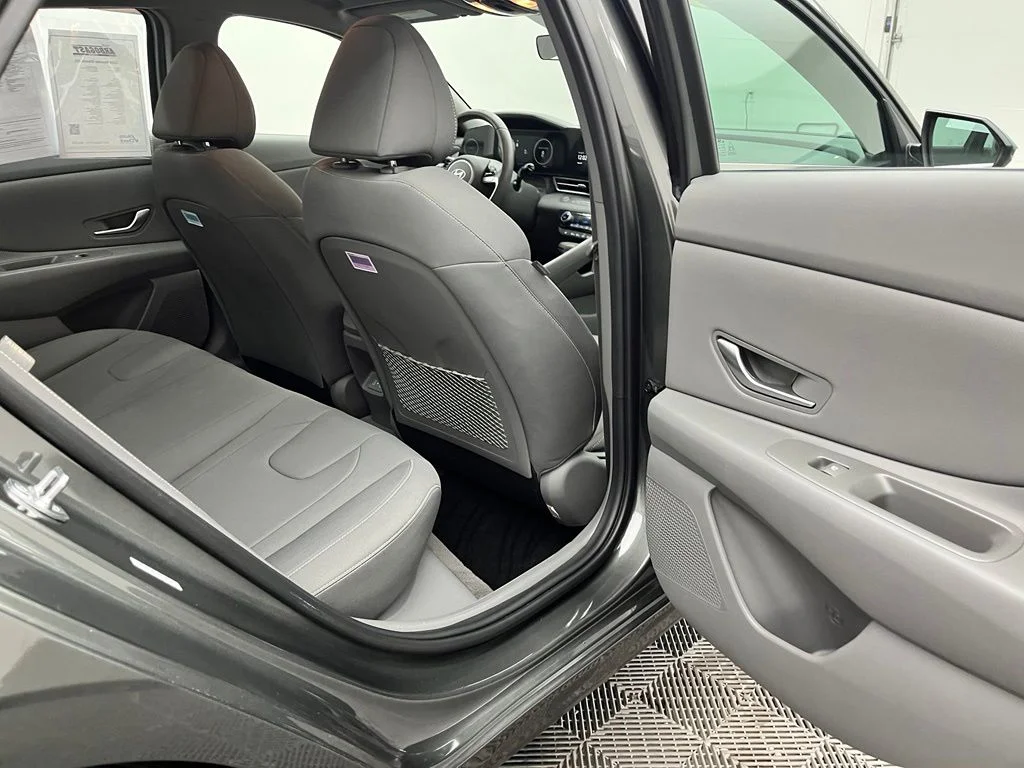Used 2024 Gray Hyundai SEL image 35