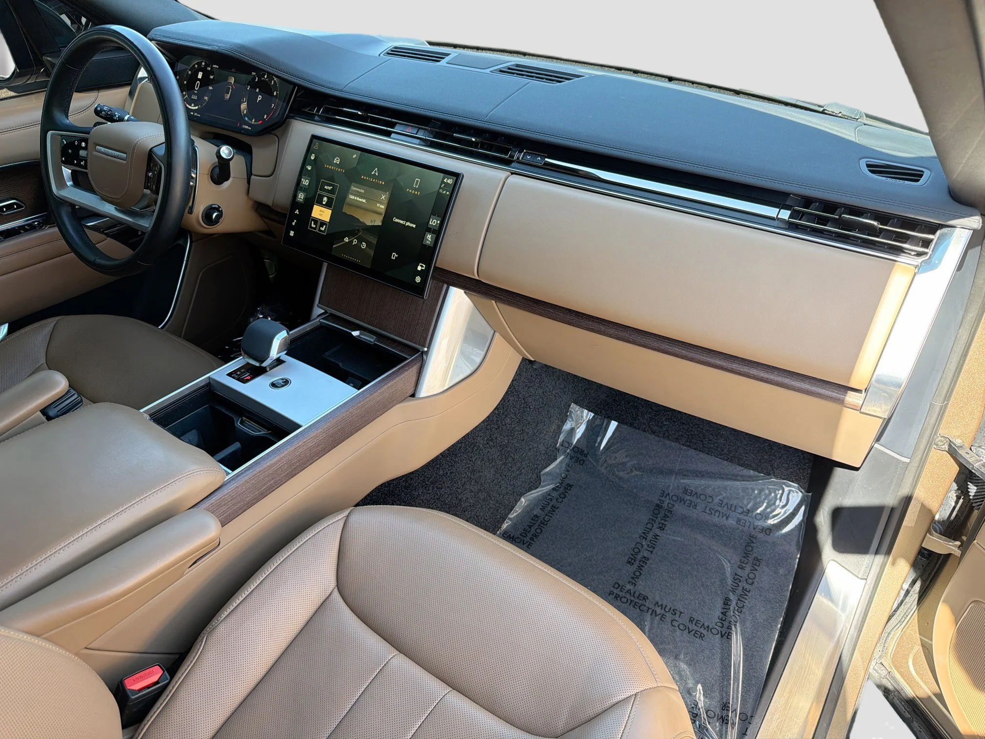 Used 2024 Sunset Gold SV Bespoke Ultra Metallic Satin Land Rover SE image 14