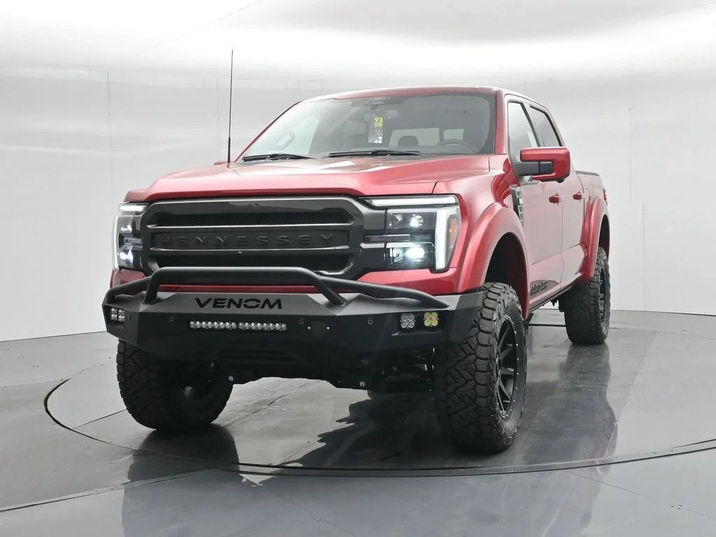 New 2025 Rapid Red Metallic Tinted Clearcoat Ford Lariat image 59