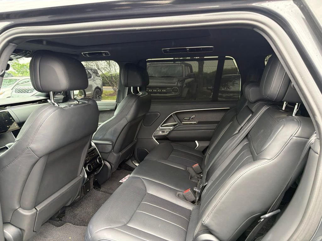 Used 2024 Gray Land Rover SE image 10