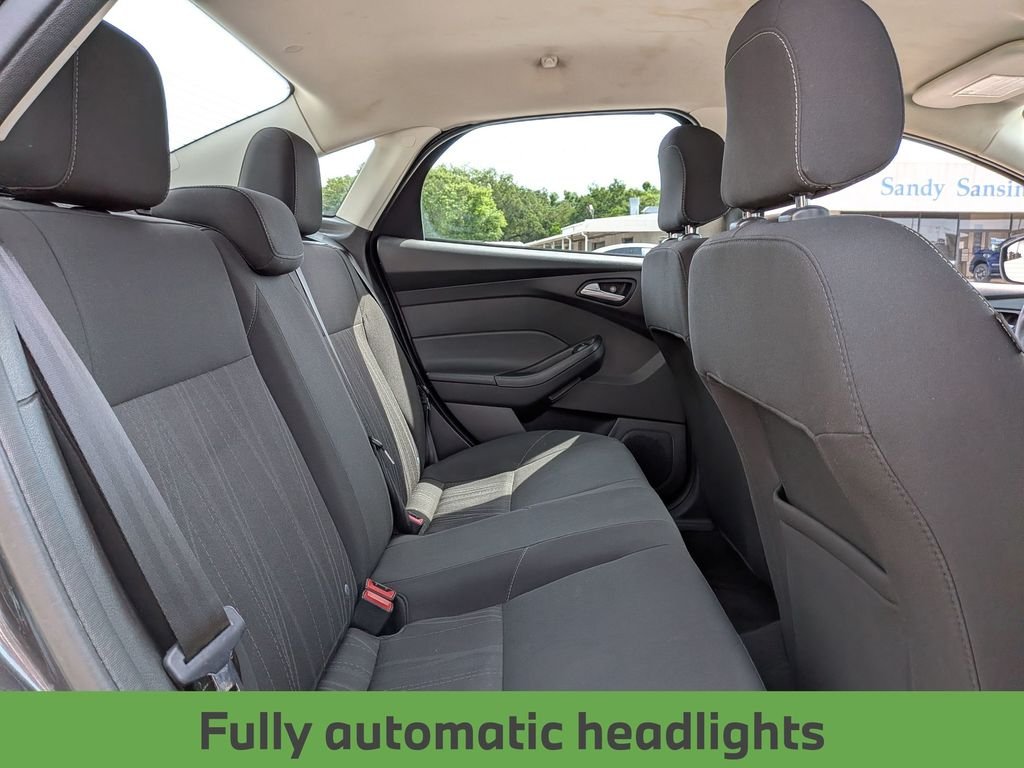 Used 2018 Gray Ford SE image 33