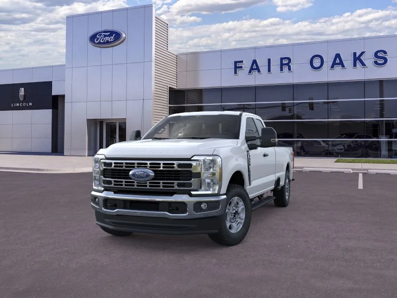 New 2026 Oxford White Ford XLT image 2