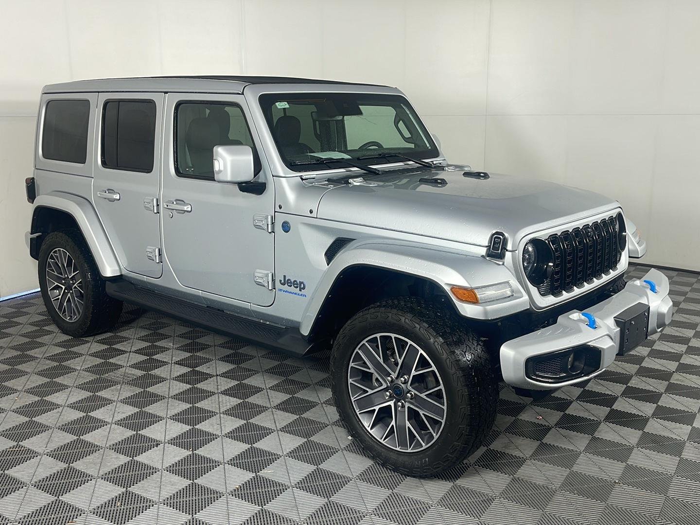 Used 2024 Silver Zynith Clearcoat Jeep High Altitude image 7