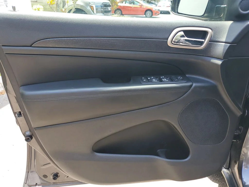 Used 2017 Gray Jeep Laredo image 17