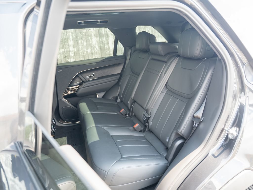 Used 2026 Black Land Rover Dynamic SE image 36