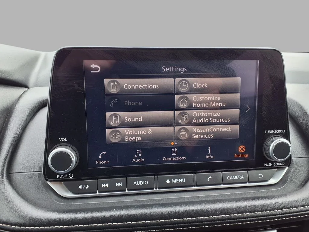 Used 2025 Gray Nissan SV image 7
