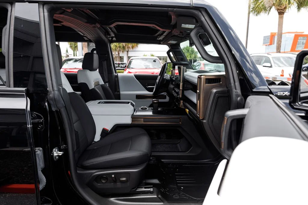Used 2025 Black GMC 2X image 12