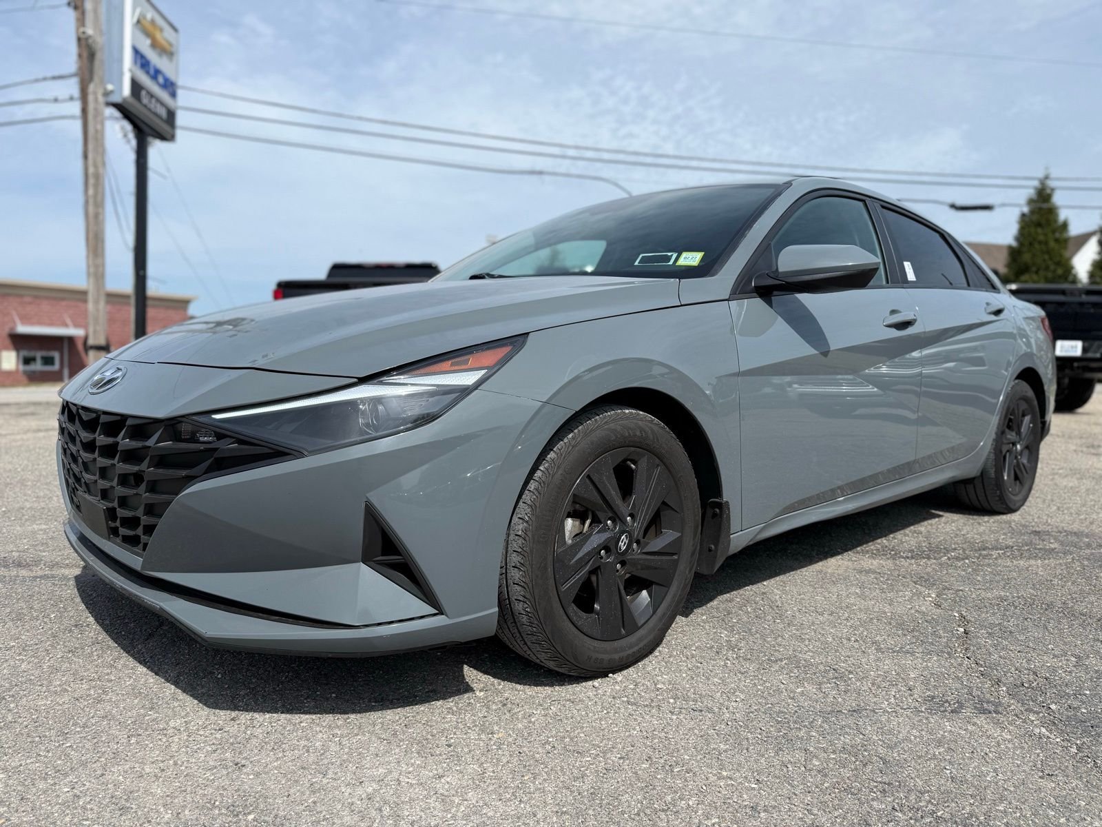 Used 2022 Hyundai Elantra SEL with VIN KMHLS4AG0NU276443 for sale in Eminence, KY