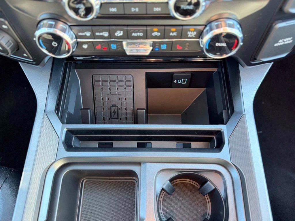 New 2027 Agate Black Metallic Ford F-250® Lariat® image 25