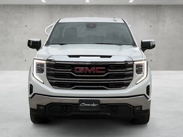 Used 2025 Summit White GMC SLT image 18