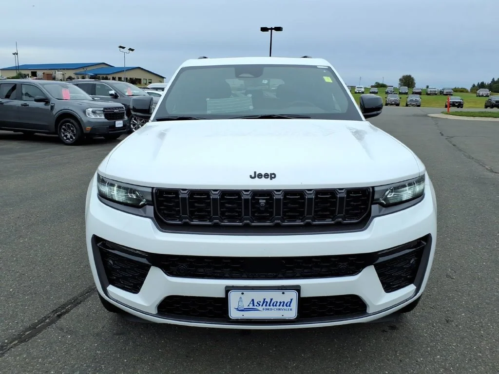 New 2026 White Jeep Limited Reserve image 2