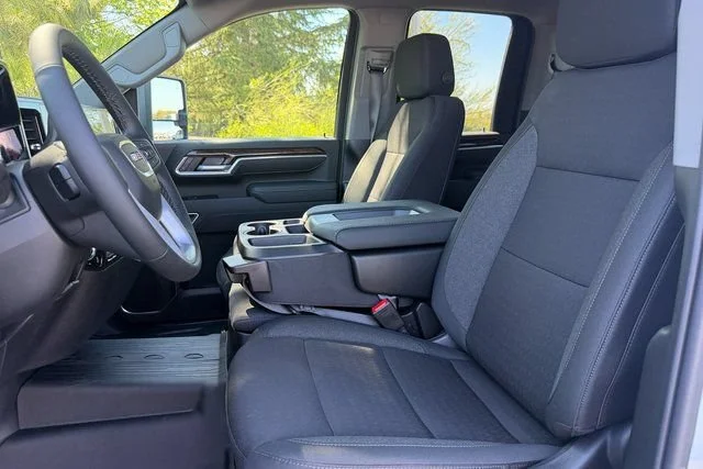 New 2026 Summit White GMC SLE image 17