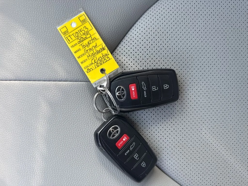 Used 2025 Silver Toyota XLE image 36