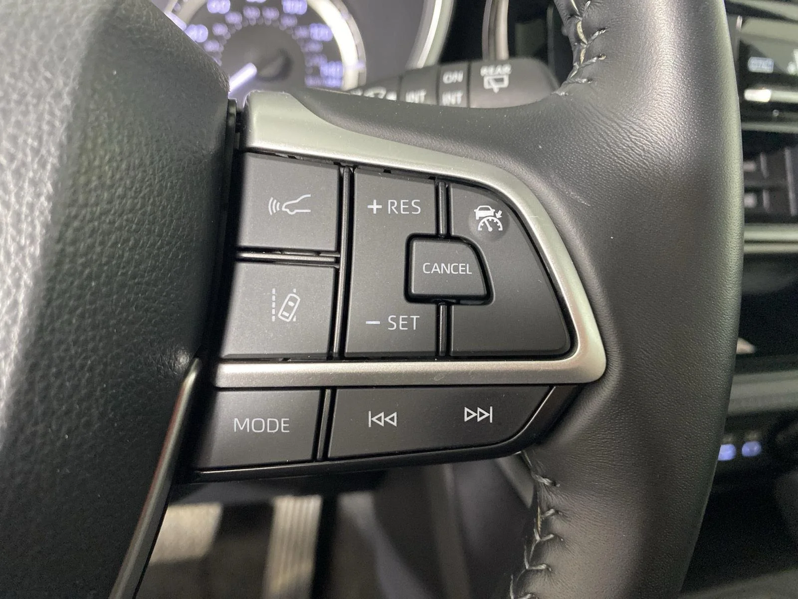 Used 2023 Midnight Black Metallic Toyota XLE image 17
