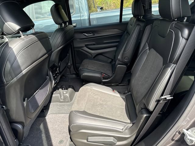 New 2025 Baltic Gray Metallic Clear-Coat Exterior Paint Jeep Altitude X image 14