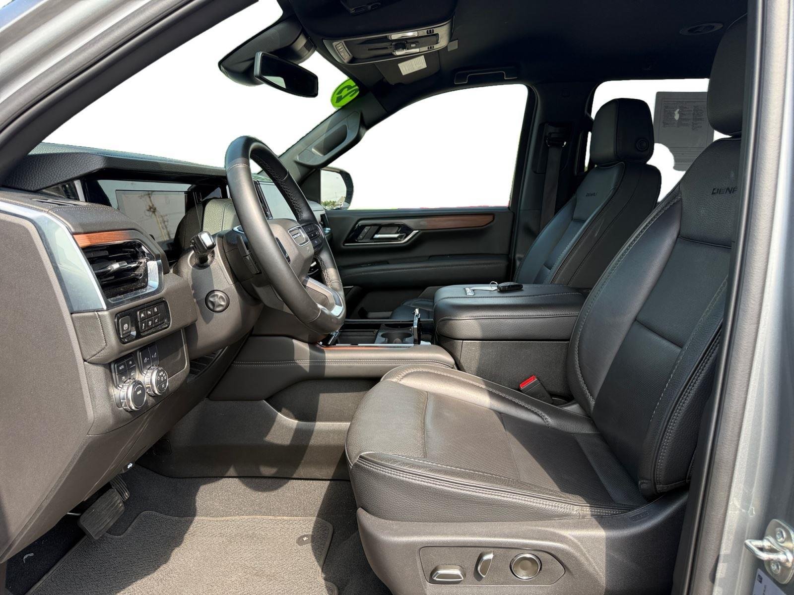 Used 2025 Sterling Metallic GMC Denali image 10