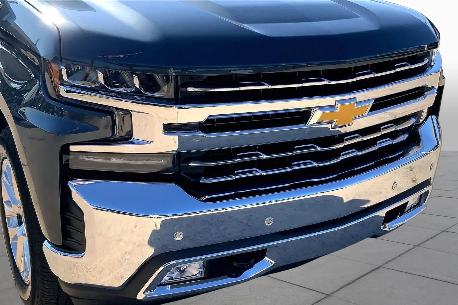 Used 2019 Shadow Gray Metallic Chevrolet LTZ image 27