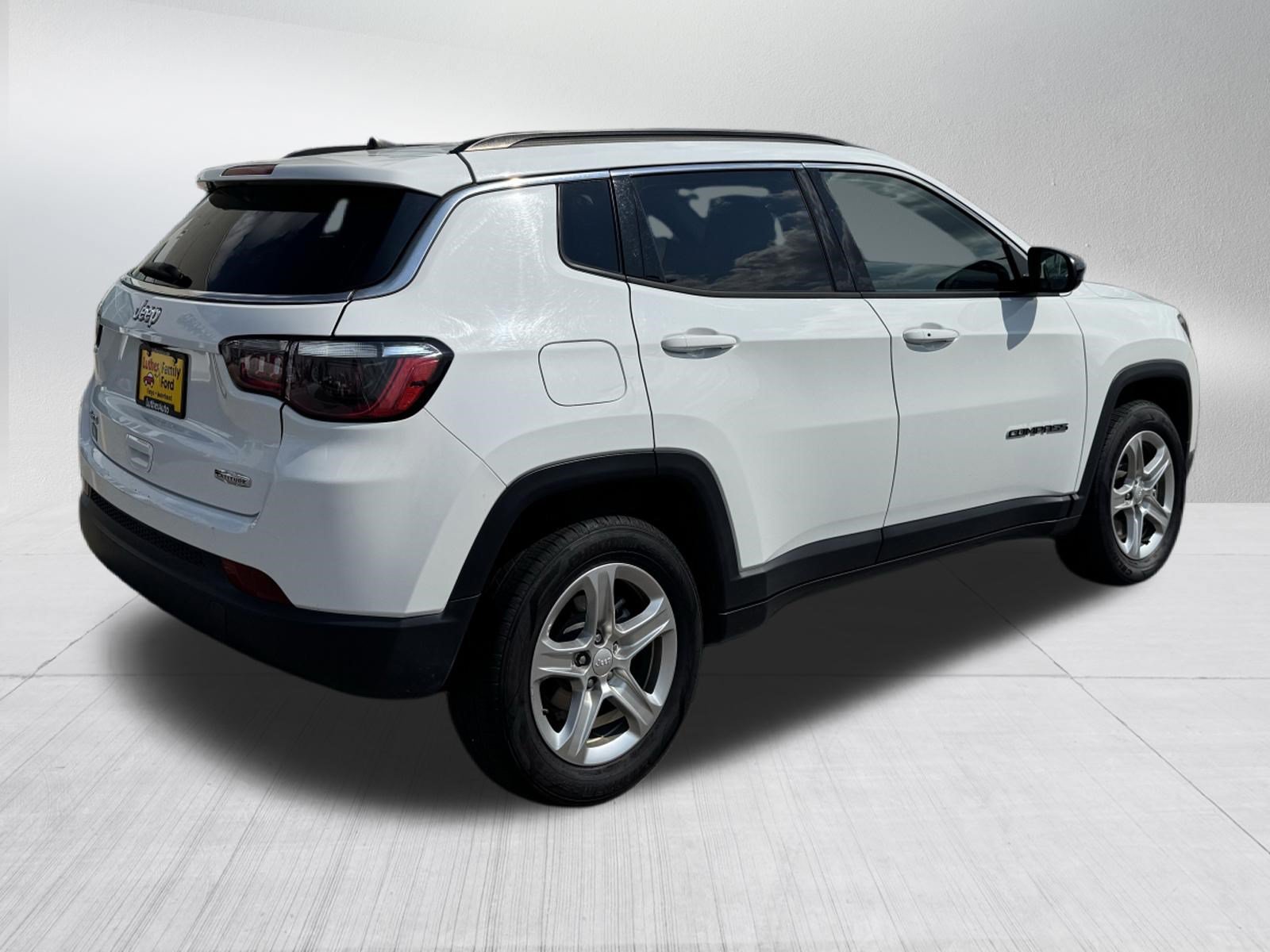 Certified Used 2024 Bright White Clearcoat Jeep Latitude image 7