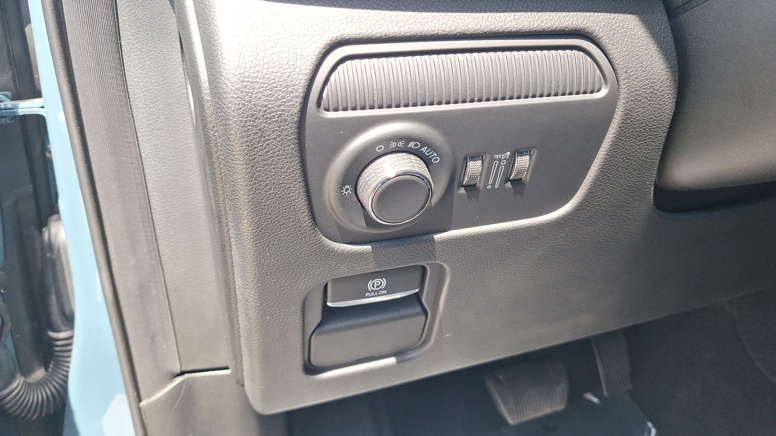 New 2026 Steel Blue Exterior Paint Jeep Limited Reserve image 20