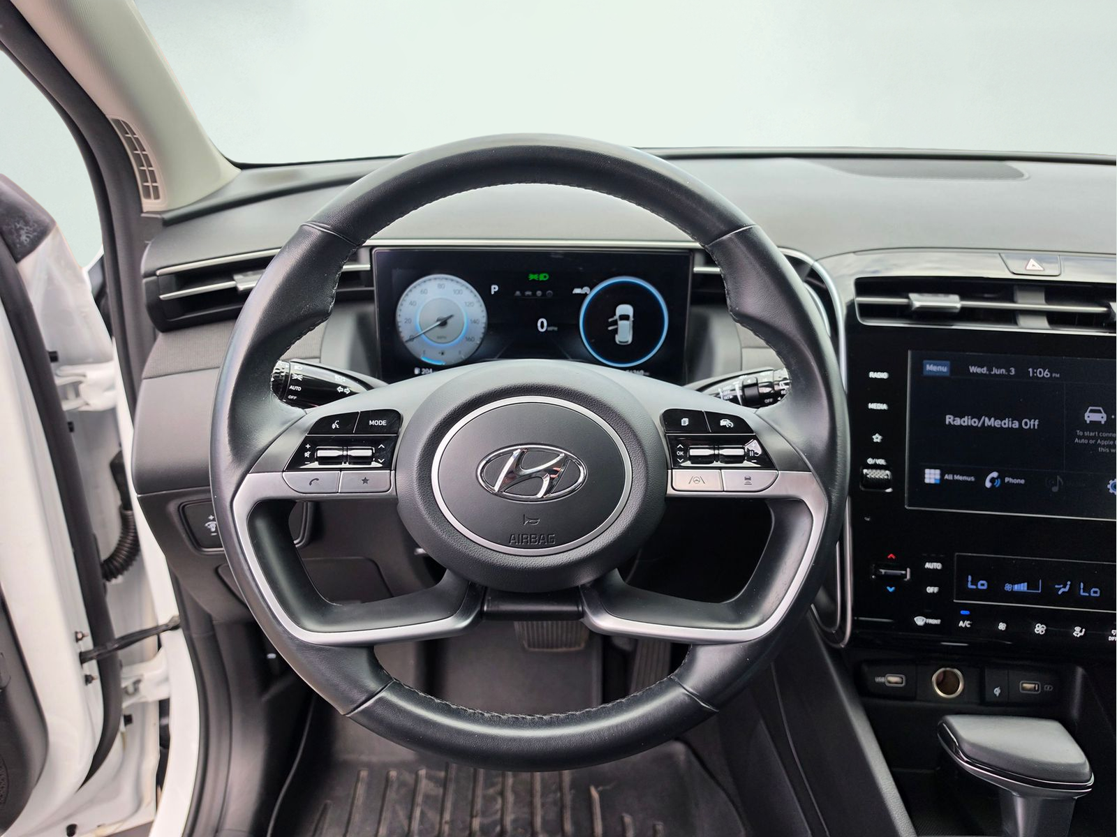 Used 2022 Quartz White Hyundai SEL image 11