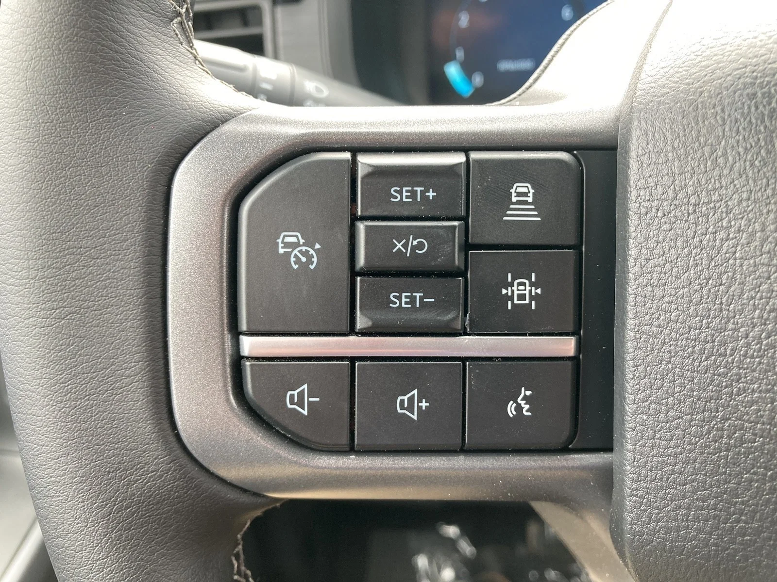 New 2026 Agate Black Metallic Ford XLT image 11