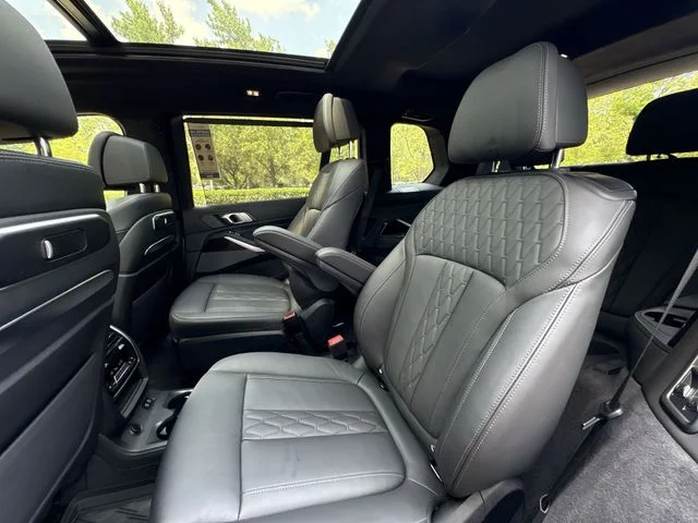 Used 2024 Gray BMW xDrive40i image 23