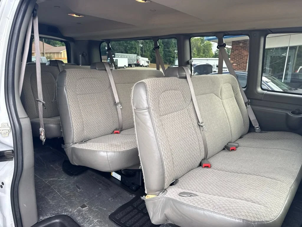 Used 2025 Summit White GMC LT image 21