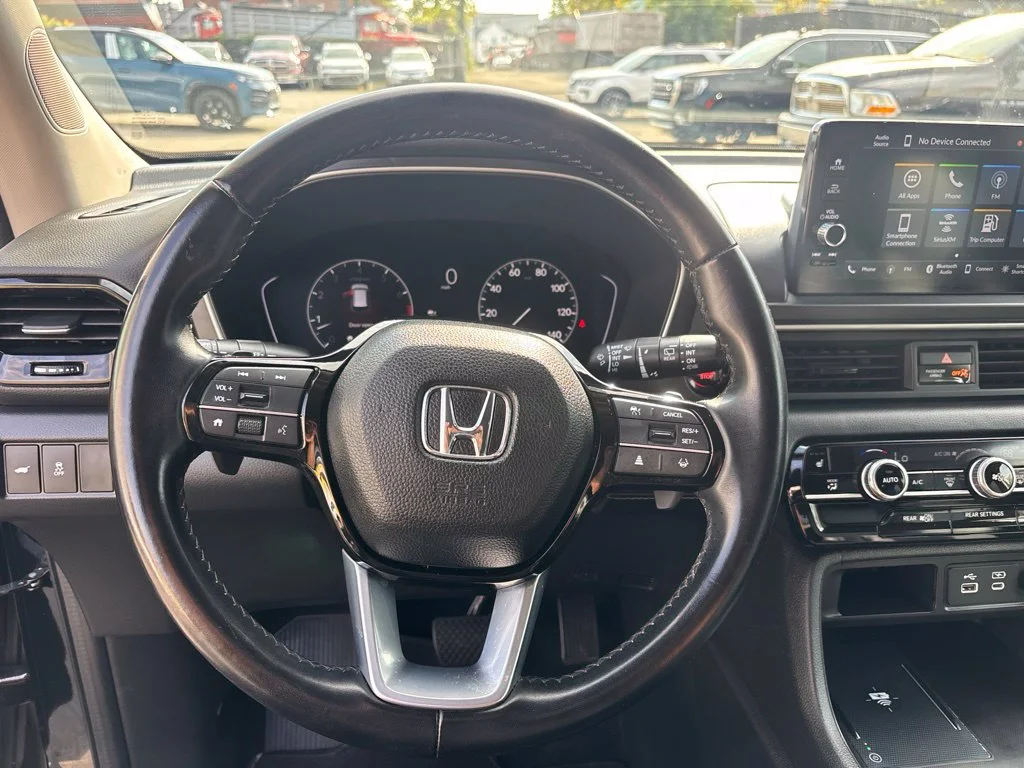 Used 2023 Black Honda EX-L image 14