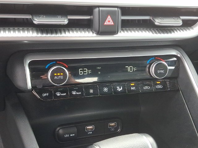 Used 2022 White Kia GT-Line image 16
