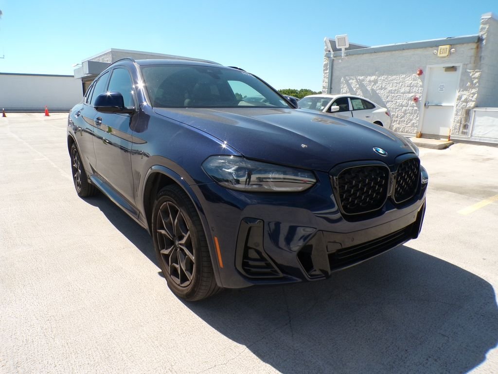 2023 BMW X4 xDrive30i's photo