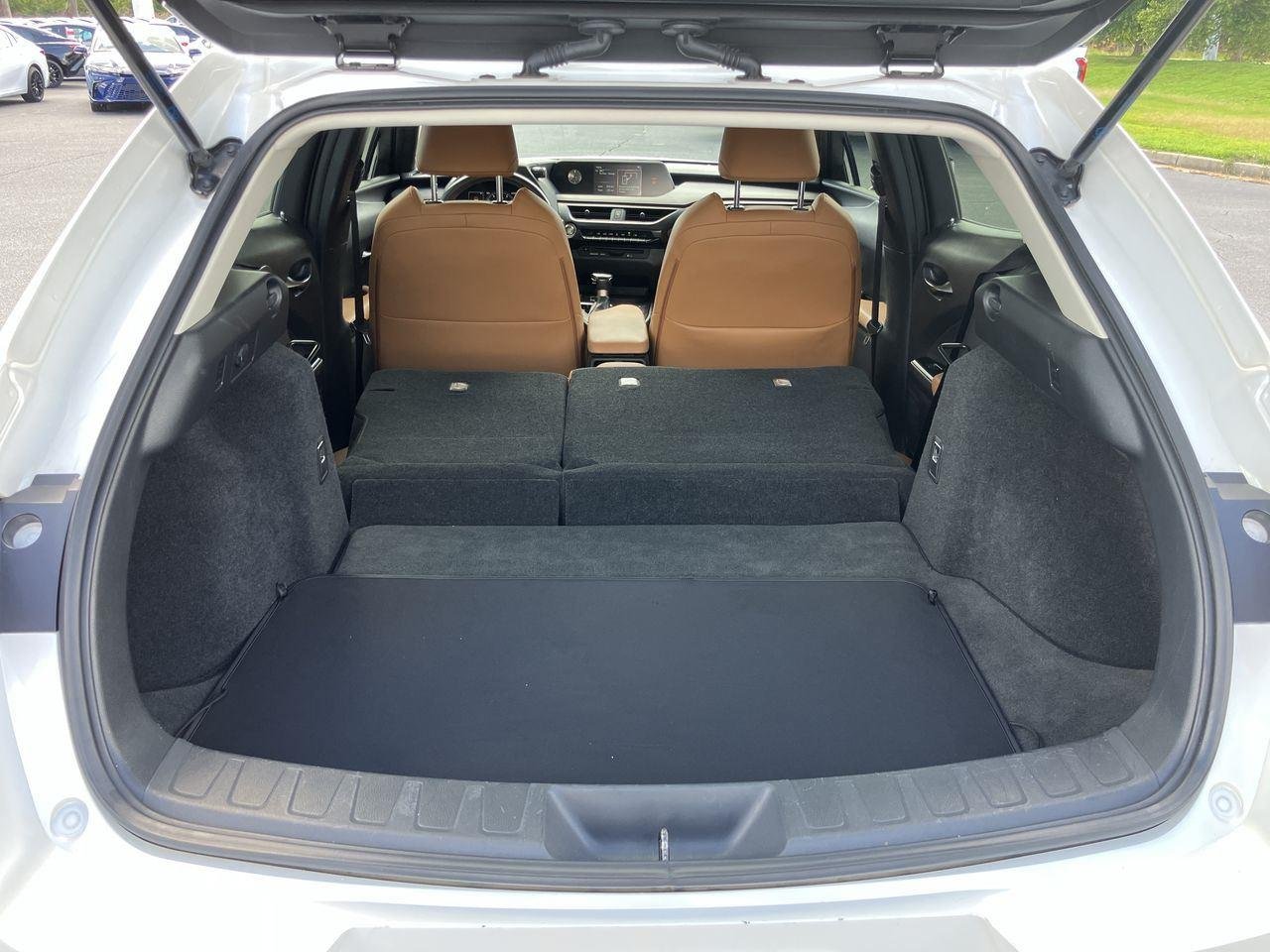 Used 2020 White (Eminent White Pearl) Lexus 200 image 26