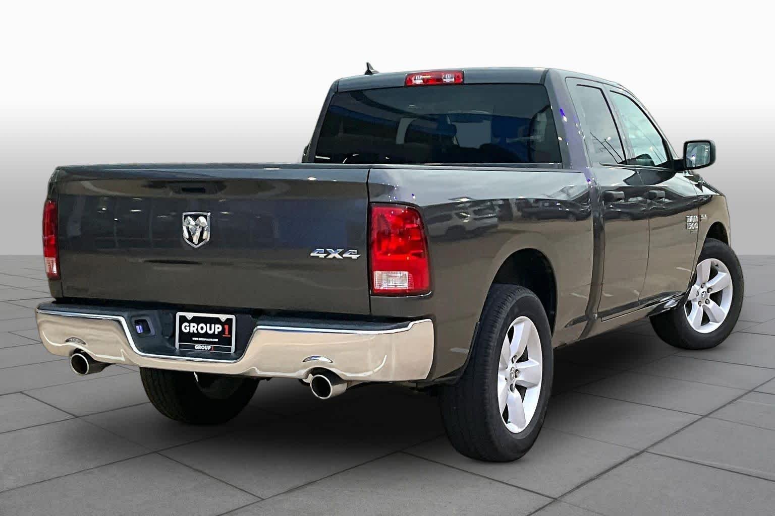 Used 2024 Granite Crystal Metallic Clearcoat Ram Tradesman image 12