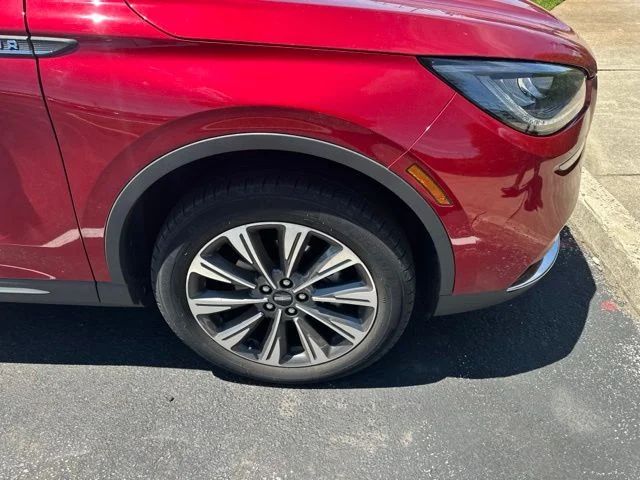 Used 2022 Red Lincoln Reserve image 6